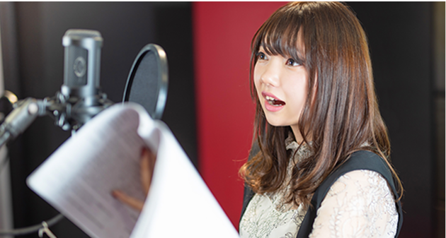 現役のプロの講師が教え、プロが使う環境で学べる